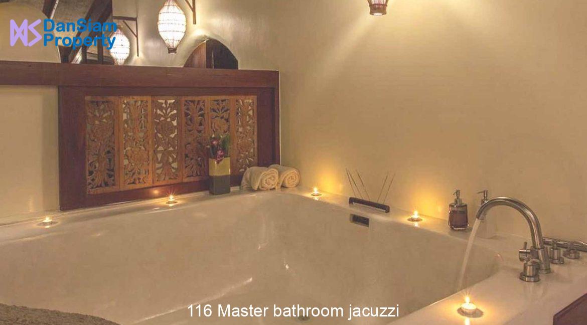 116 Master bathroom jacuzzi