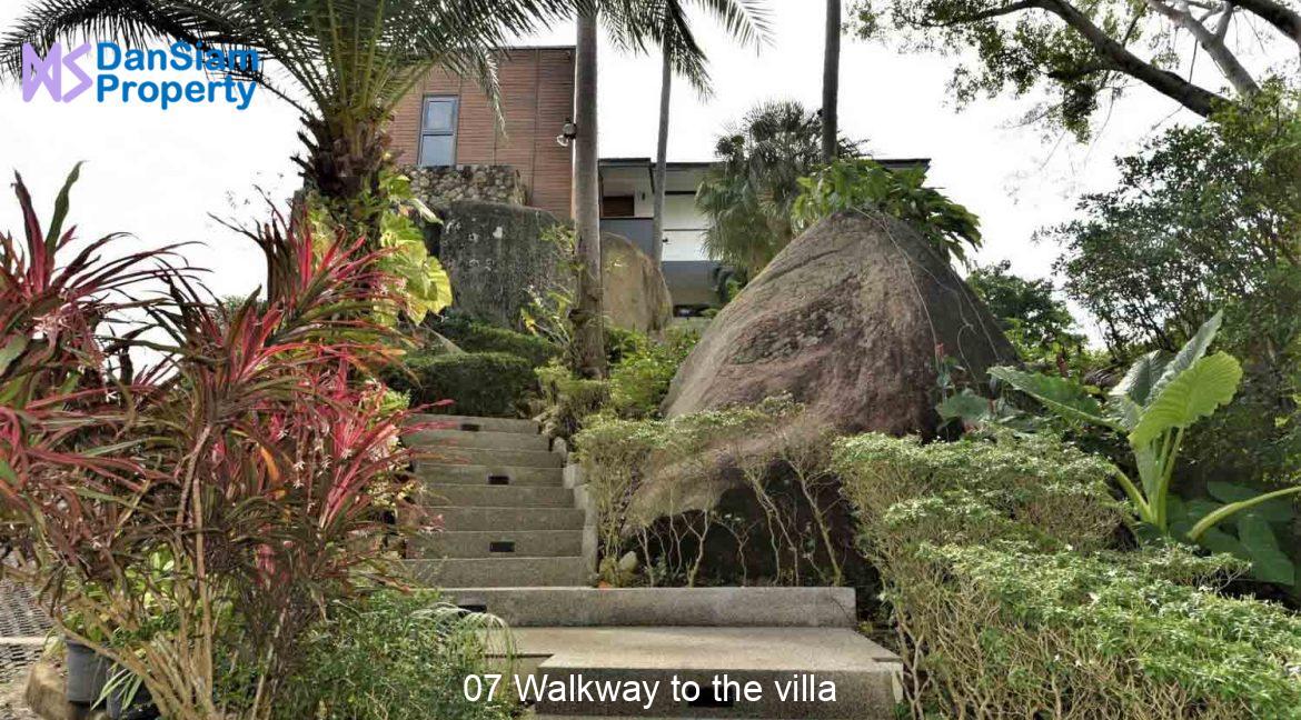 07 Walkway to the villa