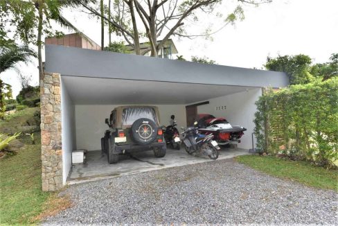 08 Garage for 2 vehicles