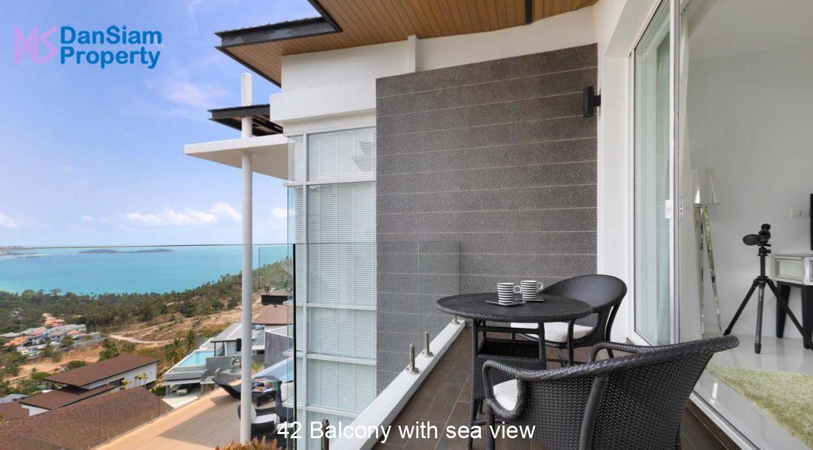 42 Balcony with sea view