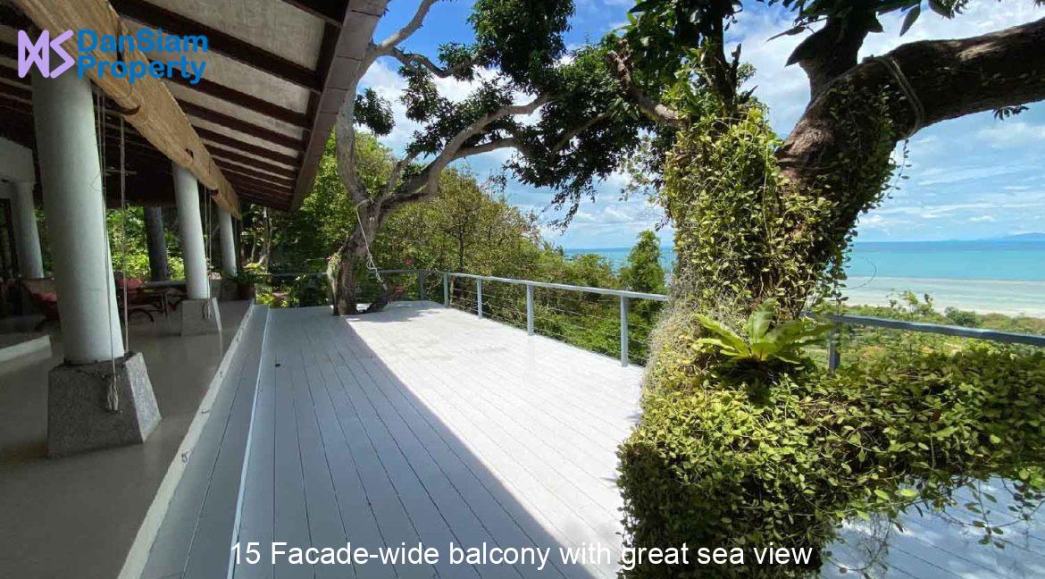 15 Facade-wide balcony with great sea view